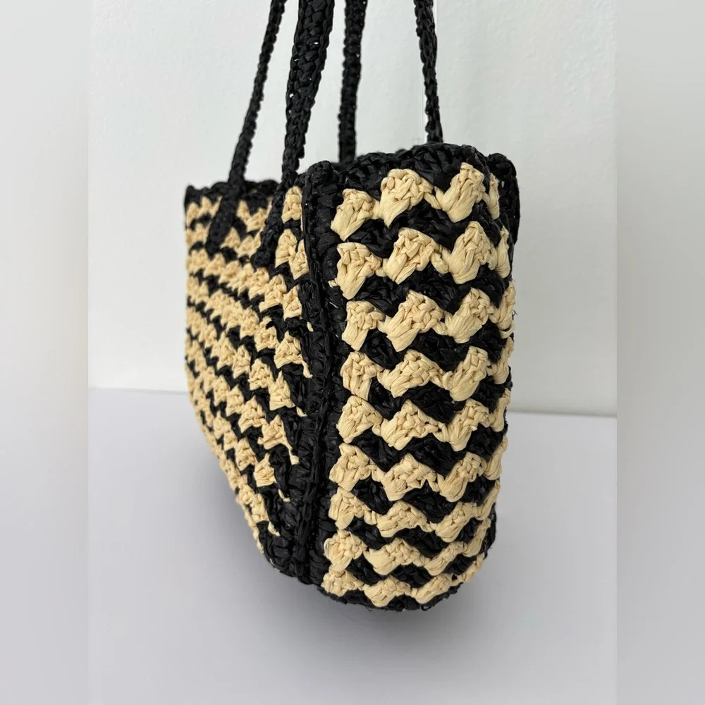 Kate Spade New York High Tide Medium Tote Bag NWOT Striped Crochet Raffia